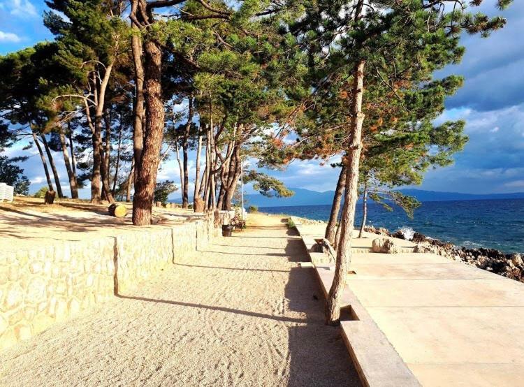 Apartmani Porat Малинска Экстерьер фото